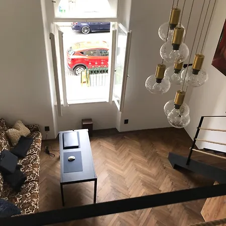 F Apartment *