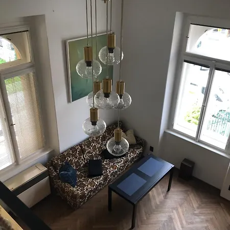 F Apartment *